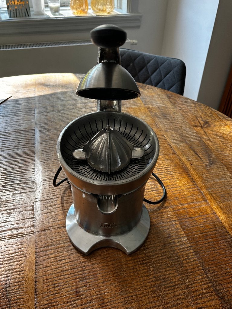 Solis - original sinaasappel / citrus pers zgan (Type 845), Witgoed en Apparatuur, Juicers, Ophalen of Verzenden, Zo goed als nieuw