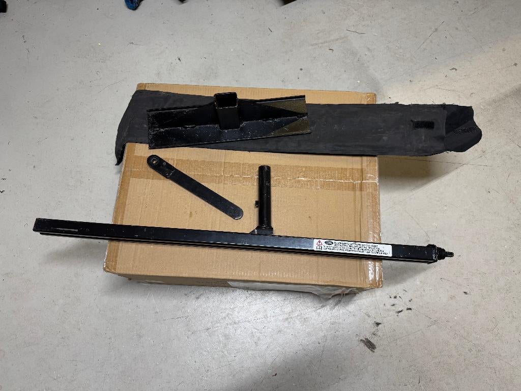 autokrik Land Rover Defender 1983 - 2006 L316 krik compleet, Ophalen of Verzenden, Gebruikt, Manueel, Schaarkrik
