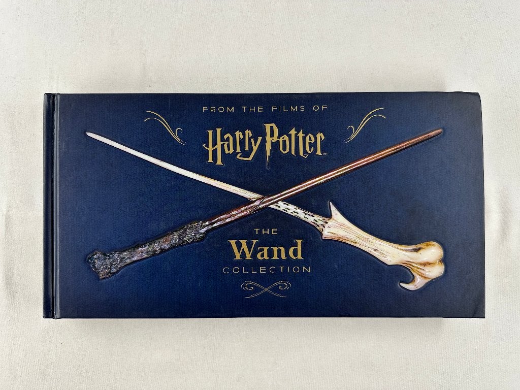 Harry Potter the Wand Collection boek Engels, Warner Bros, Gebruikt, Onbekend, Ophalen of Verzenden