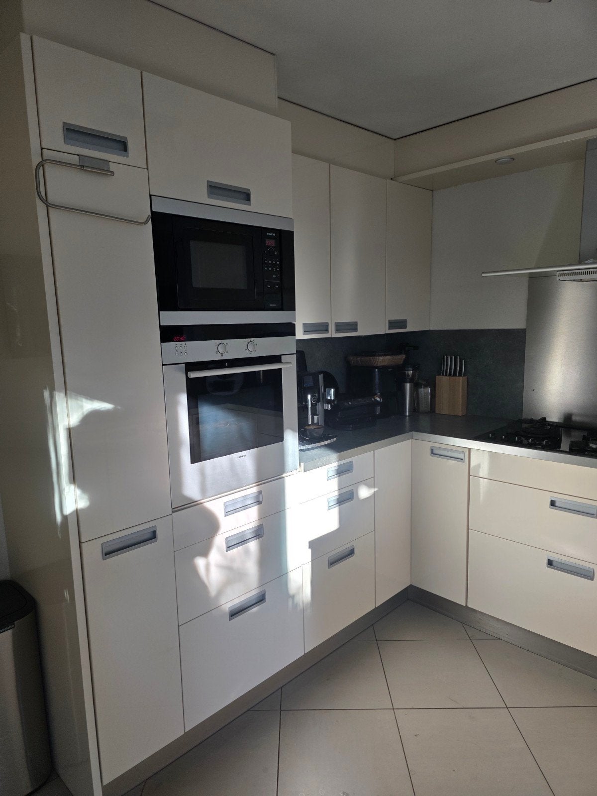 Complete U-vormige keuken in hoogglans ecru/crème, Ophalen of Verzenden, Hoekkeuken
