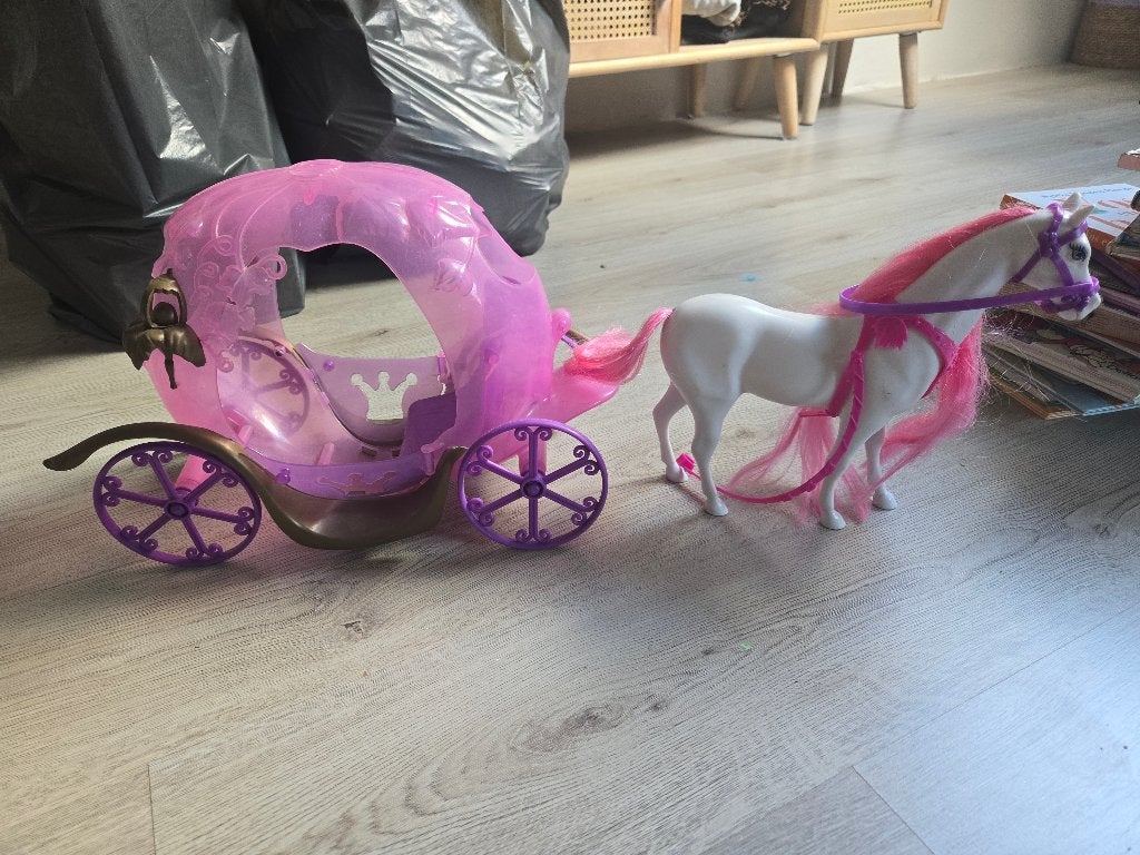Barbie koets, Kinderen en Baby's, Ophalen of Verzenden, Zo goed als nieuw, Barbie
