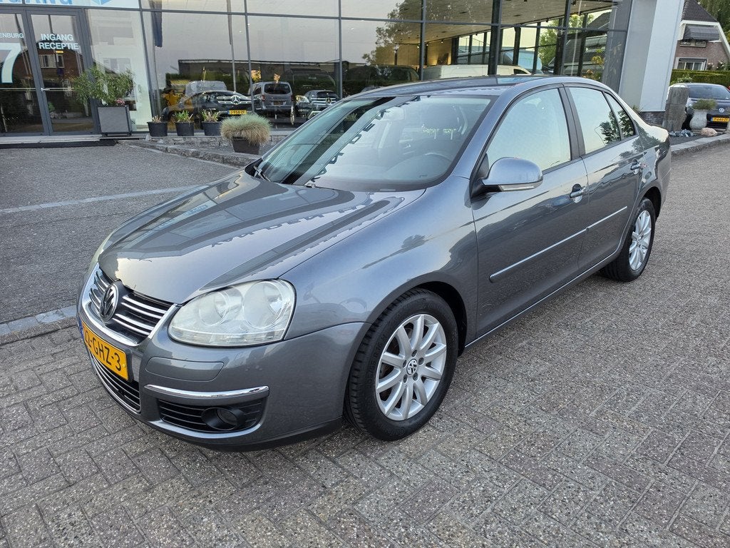 Volkswagen Jetta 1.4 TSI Trendline Automaat * NAP *, Auto's, Volkswagen, 1304 kg, Stof, Gebruikt, Zwart