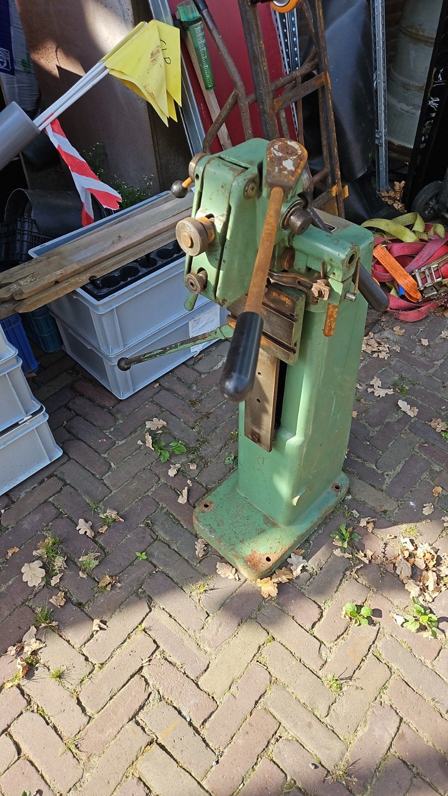 houtbewerkingsmachine onbekende, Ophalen
