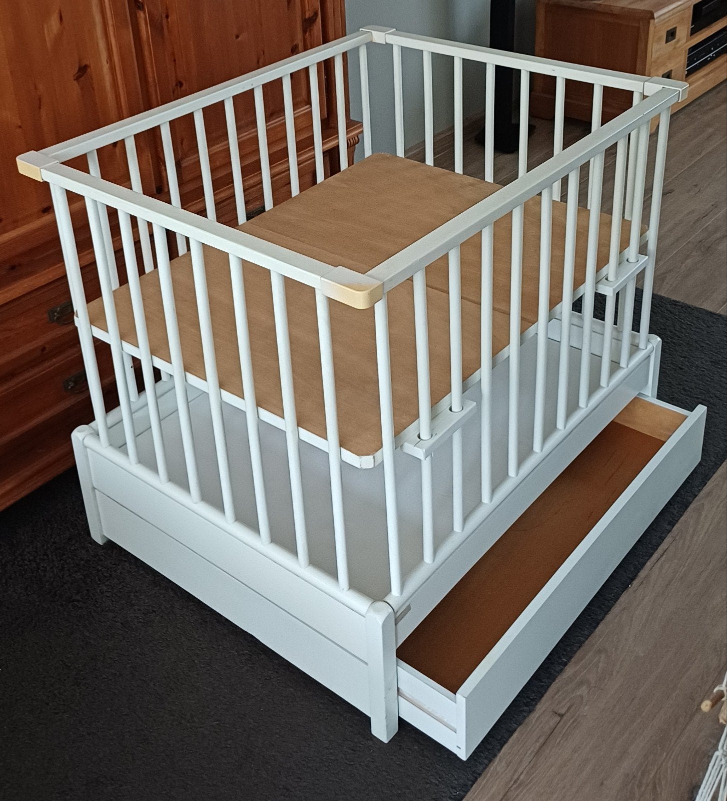 GRATIS babybox wit verstelbaar met speelgoedlade, Kinderen en Baby's, Boxen, Ophalen, Gebruikt, Rechthoekig, In hoogte verstelbaar