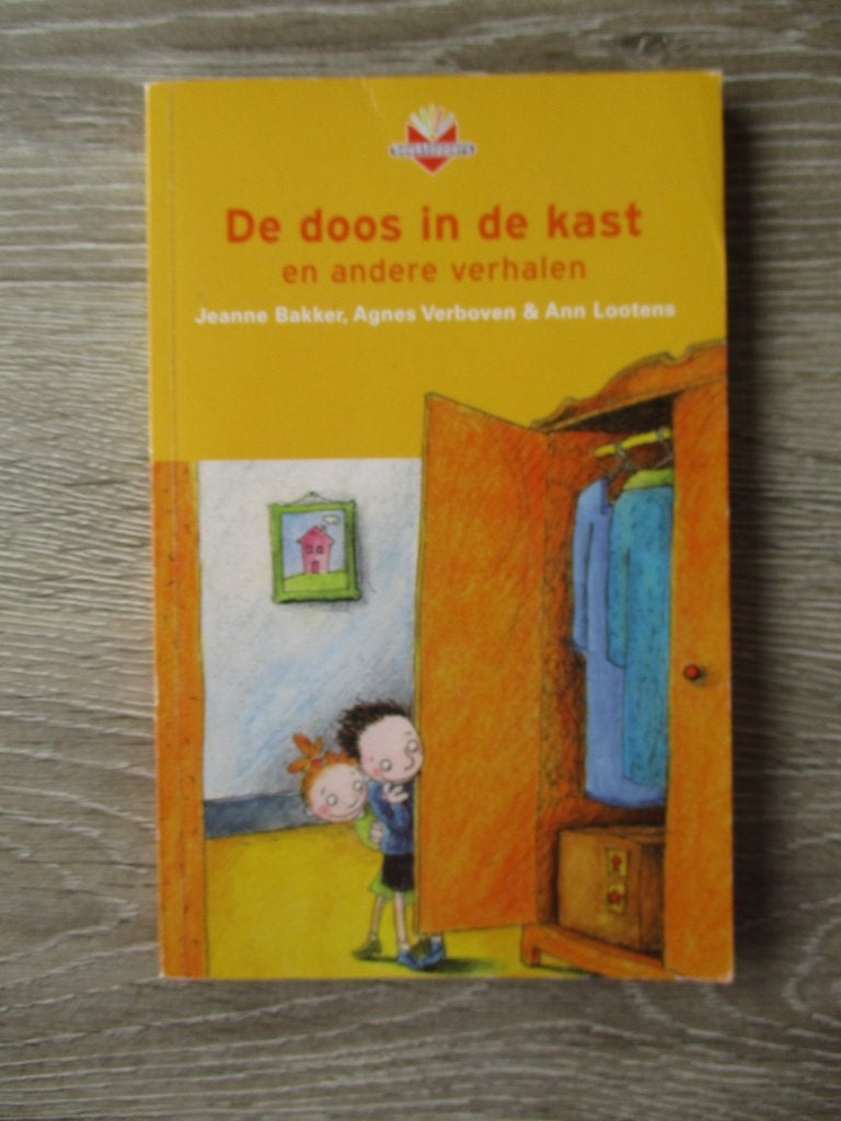 De doos in de kast en andere verhalen - Jeanne Bakker / Ag, Ophalen of Verzenden, Gelezen, Fictie algemeen