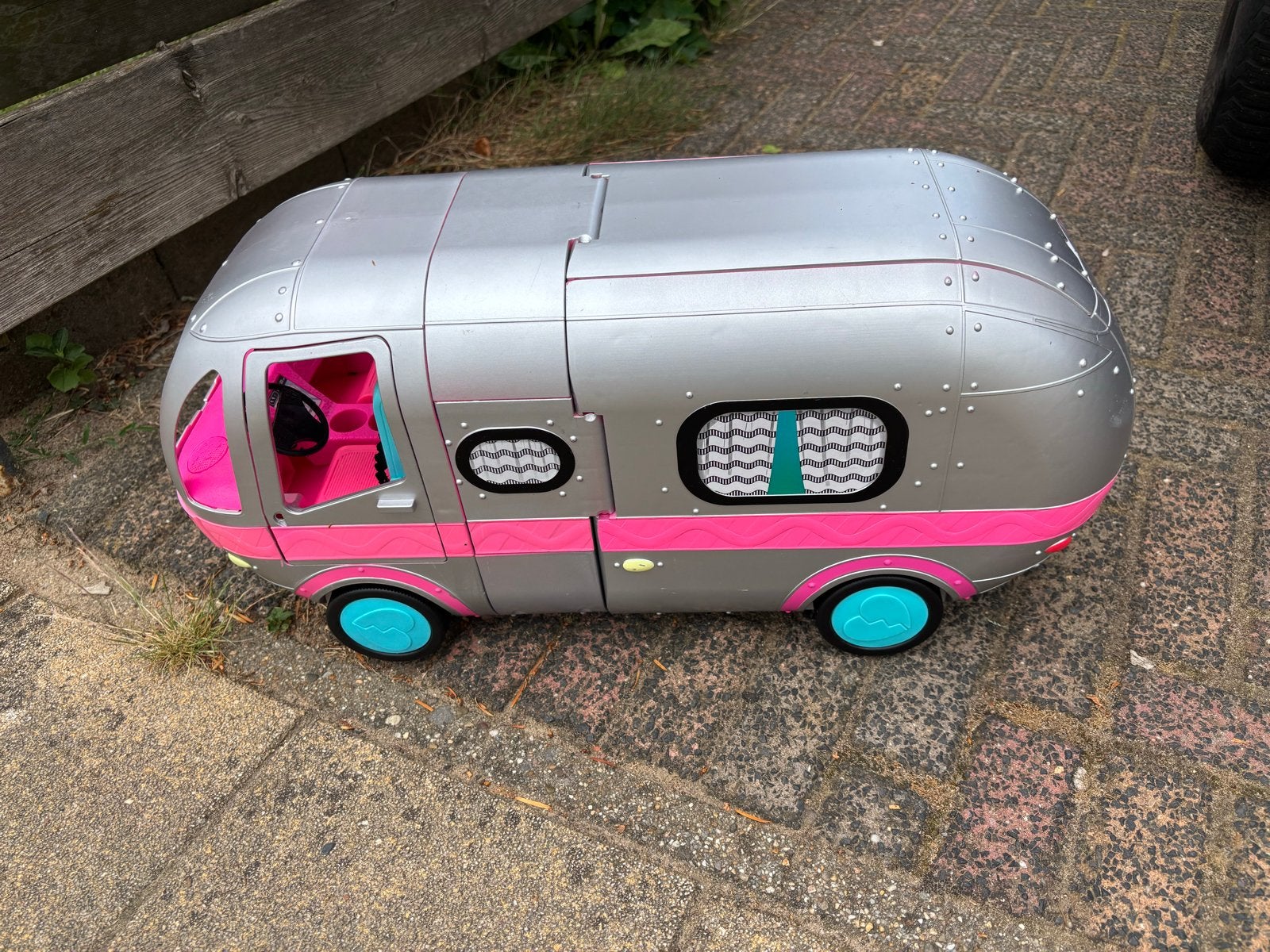 L.O.L. Surprise! Glamper 2-in-1 Camper, Kinderen en Baby's, Speelgoed | Speelgoedvoertuigen, Ophalen, Gebruikt