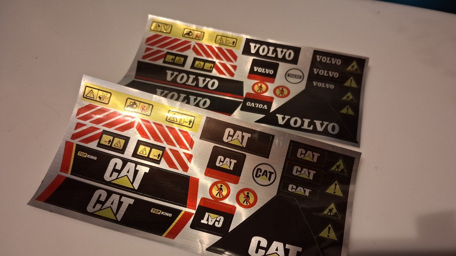 Stickervel Volvo en Caterpillar RC truck, kraan,shovel etc, Hobby en Vrije tijd, Ophalen of Verzenden, Nieuw, Overige schalen