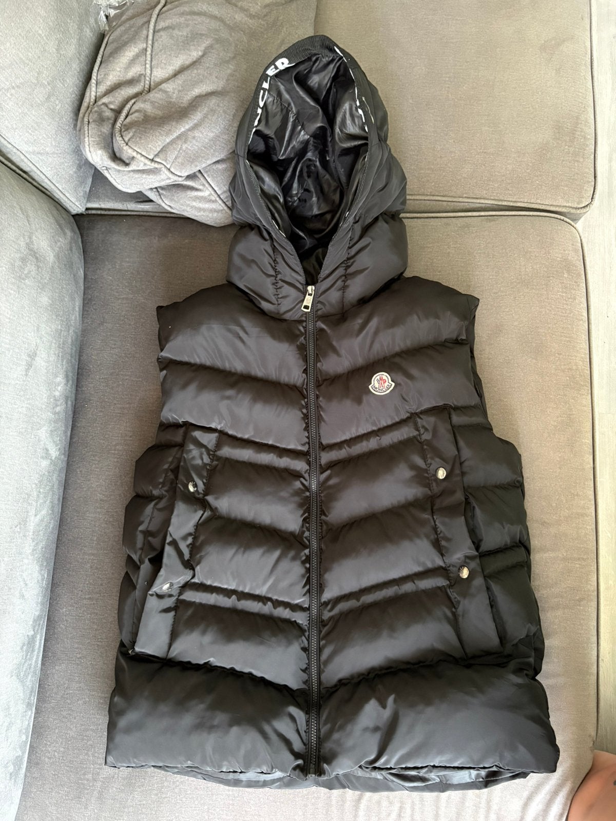 Moncler body warmer, Ophalen of Verzenden, Zo goed als nieuw, Overige maten, Zwart