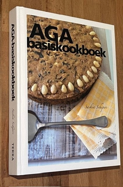 Saskia Schepers. AGA basiskookboek. Uitg. Terra Lannoo 2010, Boeken, Hoofdgerechten, Ophalen of Verzenden, Zo goed als nieuw, Europa