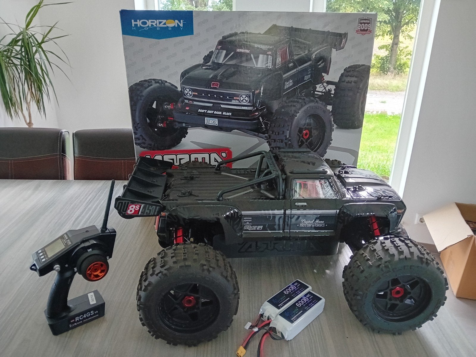 Arrma Outcast 8S V2 Zo Goed Als Nieuw - Rocket RC Combo, Hobby en Vrije tijd, Elektro, Auto offroad, Ophalen of Verzenden, Zo goed als nieuw