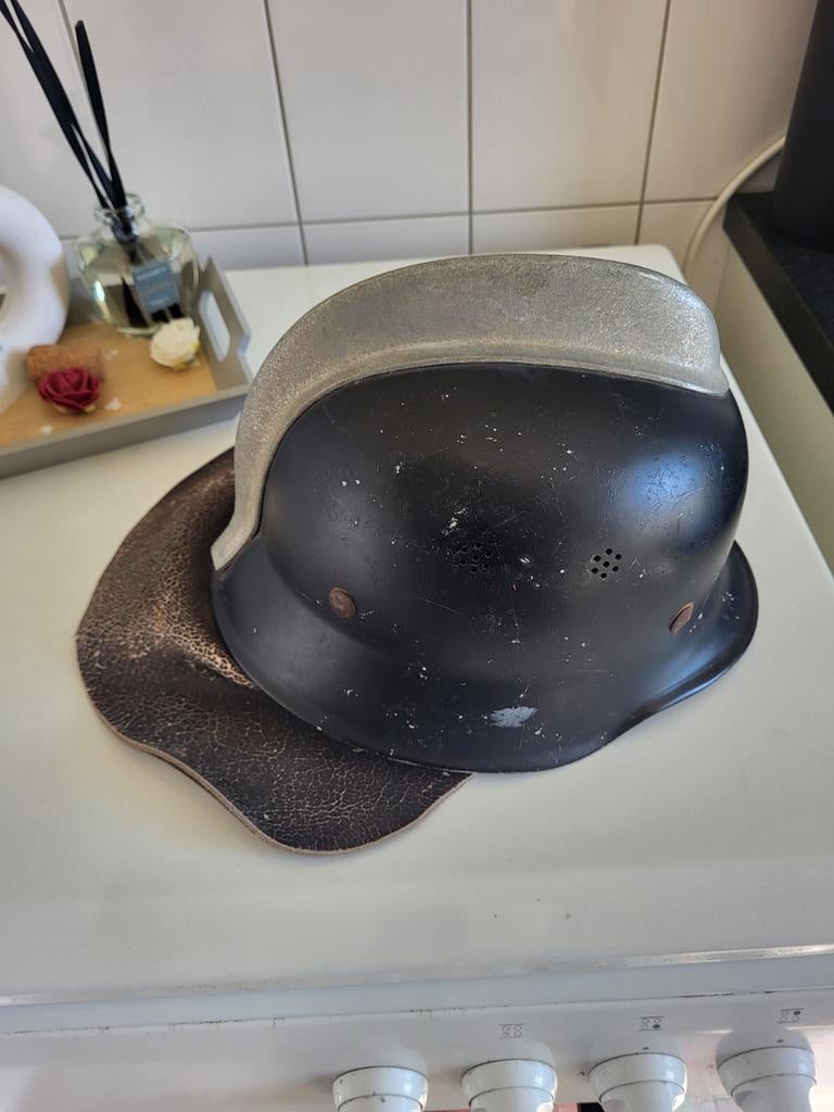 Te koop oude brandweer helm, Verzamelen, Ophalen of Verzenden, Zo goed als nieuw