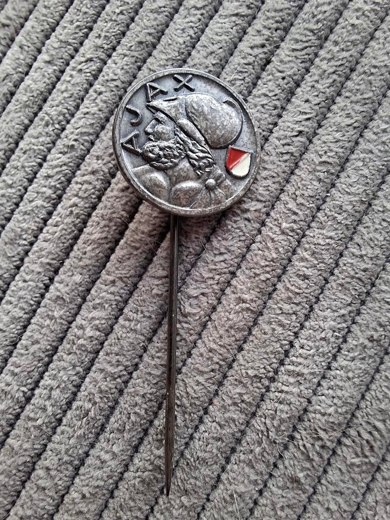Oude Ajax Amsterdam Speld - Vintage Voetbal Pin, Ophalen of Verzenden, Gebruikt, Sport, Speldje of Pin