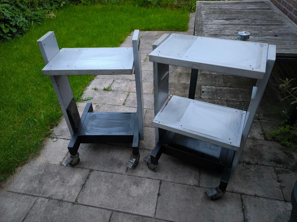 Stevige werkplaats karretjes / trolleys (2x), Auto diversen, Autogereedschap, Ophalen, Gebruikt