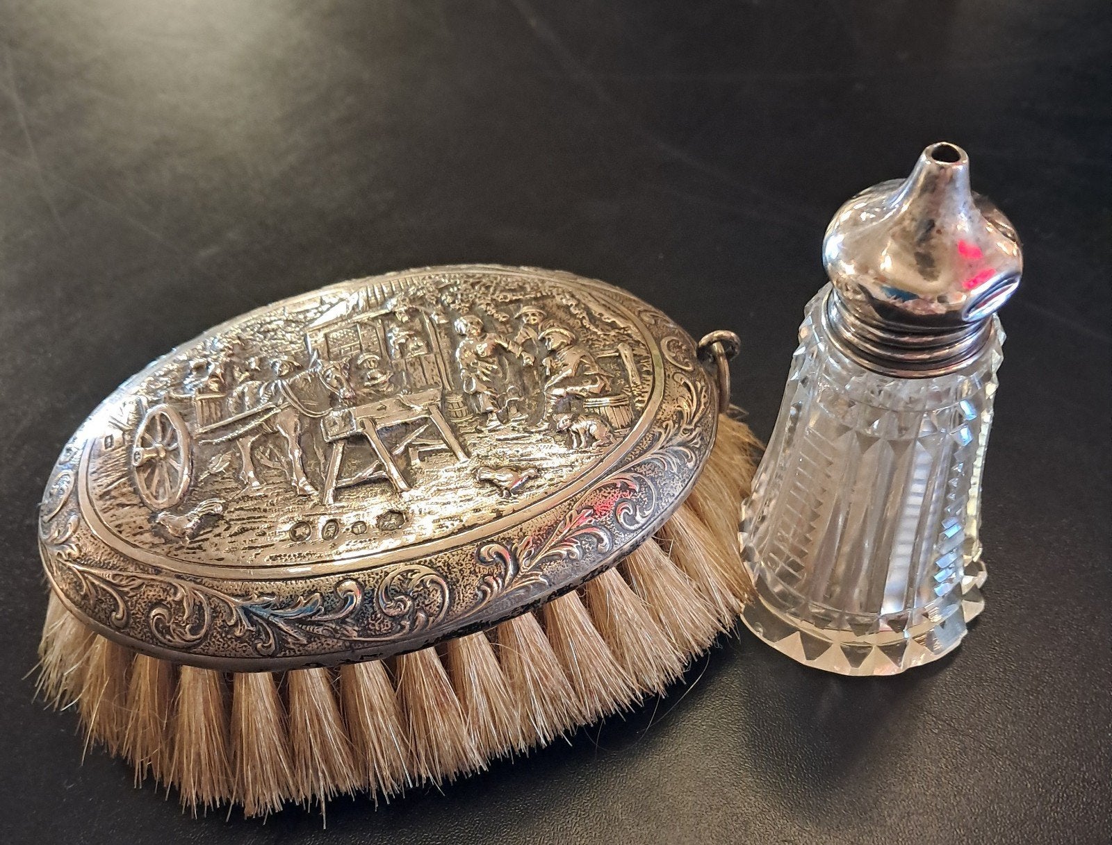 Zilveren schuier en parfumflesje, Ophalen of Verzenden