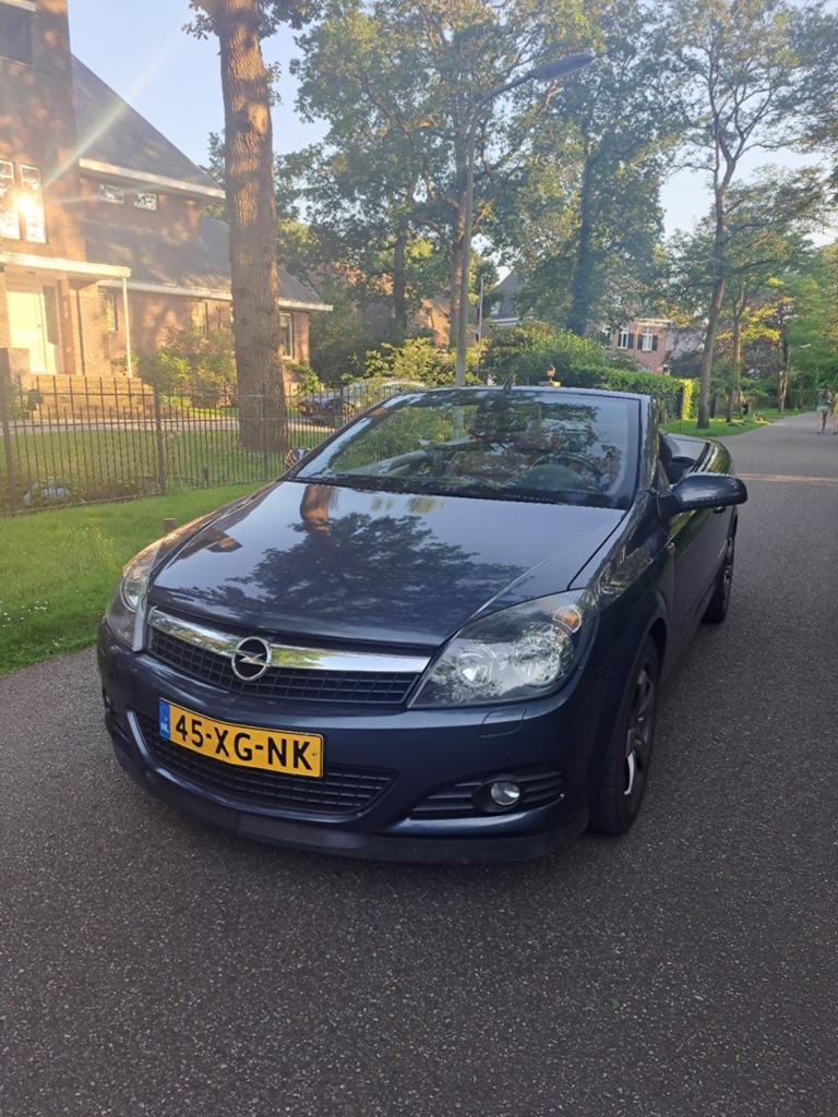 Opel Astra 1.8-16V 140pk 2007 Grijs, Auto's, Opel, Cabriolet, 4 stoelen, 1796 cc, Handgeschakeld