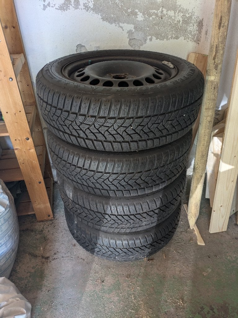 Set Dunlop winterbanden 205/60R16 (veel profiel!), Auto-onderdelen, Ophalen, Gebruikt, Overige automerken