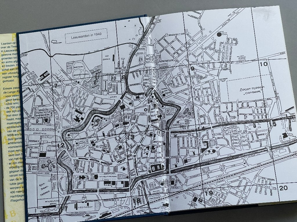 Laarzen op de Lange Pijp Leeuwarden in de 2e Wereldoorlog, Ophalen of Verzenden, Overige soorten, Nederland, Boek of Tijdschrift