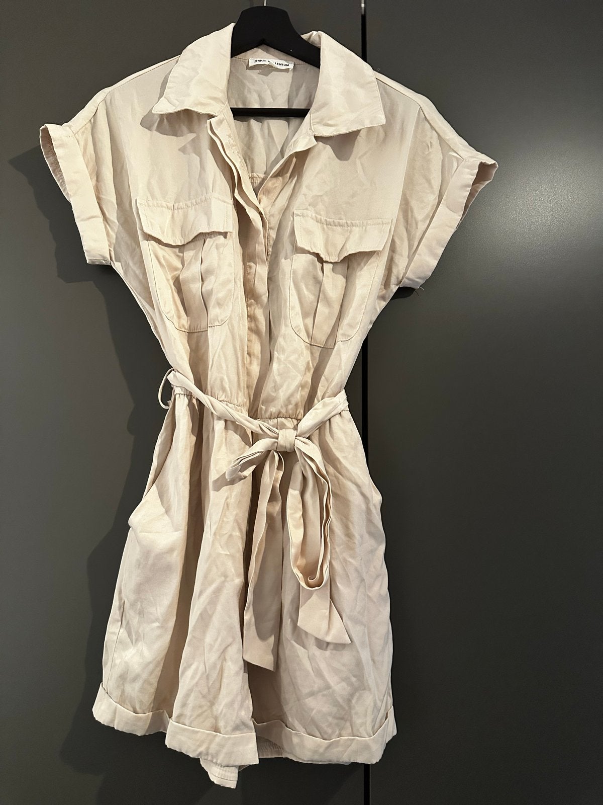 Jumpsuit/Playsuit Maat S - Zo goed als nieuw beige millenium, Kleding | Dames, Jumpsuits, Ophalen of Verzenden, Zo goed als nieuw