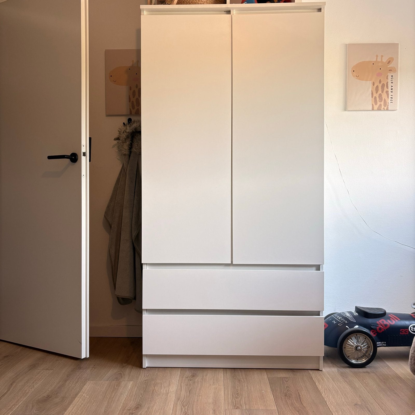 Witte kast met lades en hangruimte - Zo goed als nieuw, Huis en Inrichting, Kasten | Kledingkasten, Ophalen, 50 tot 100 cm, Zo goed als nieuw