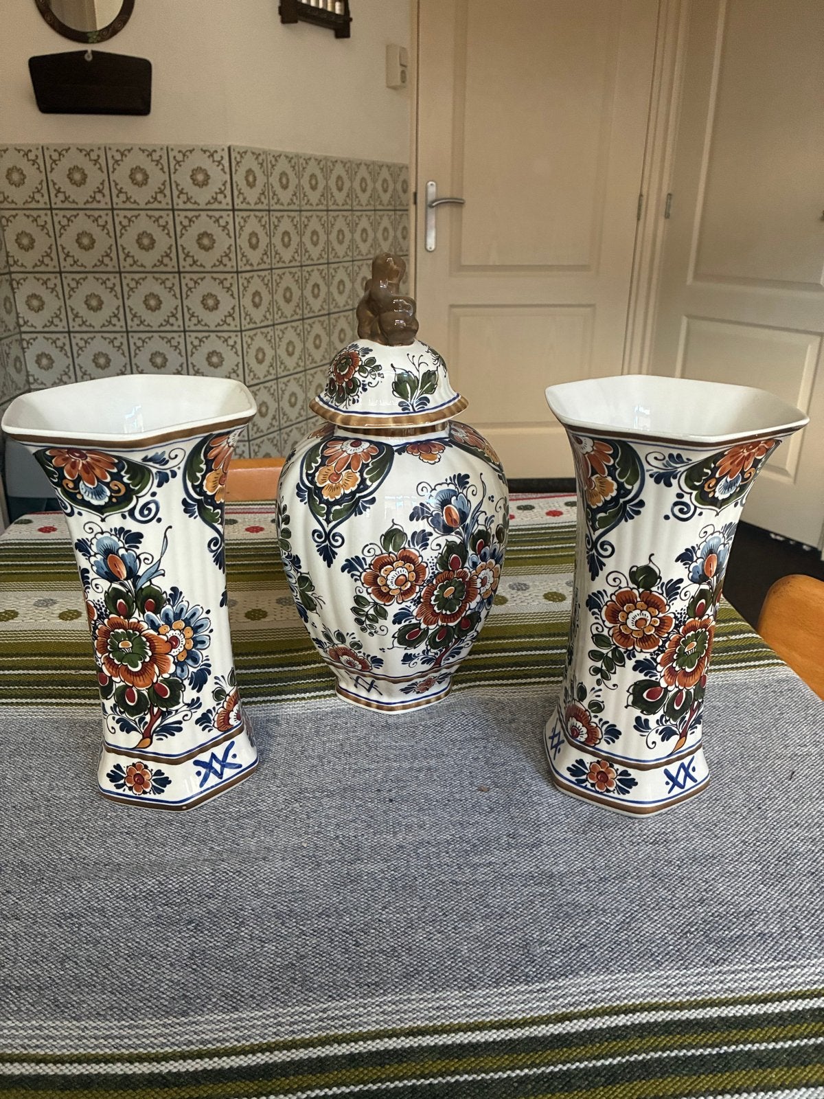 Prachtige Delfts Blauw en polychroom vazen set, Ophalen