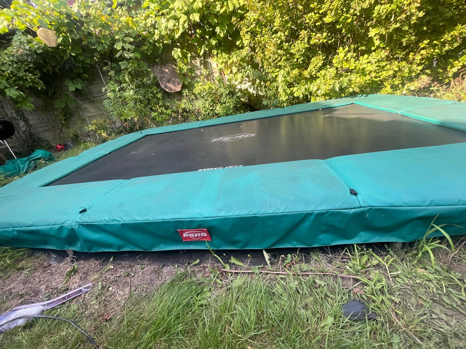 Berg trampoline 3,30 x 2,10 meter, Kinderen en Baby's, Speelgoed | Buiten | Trampolines, Ophalen, Zo goed als nieuw