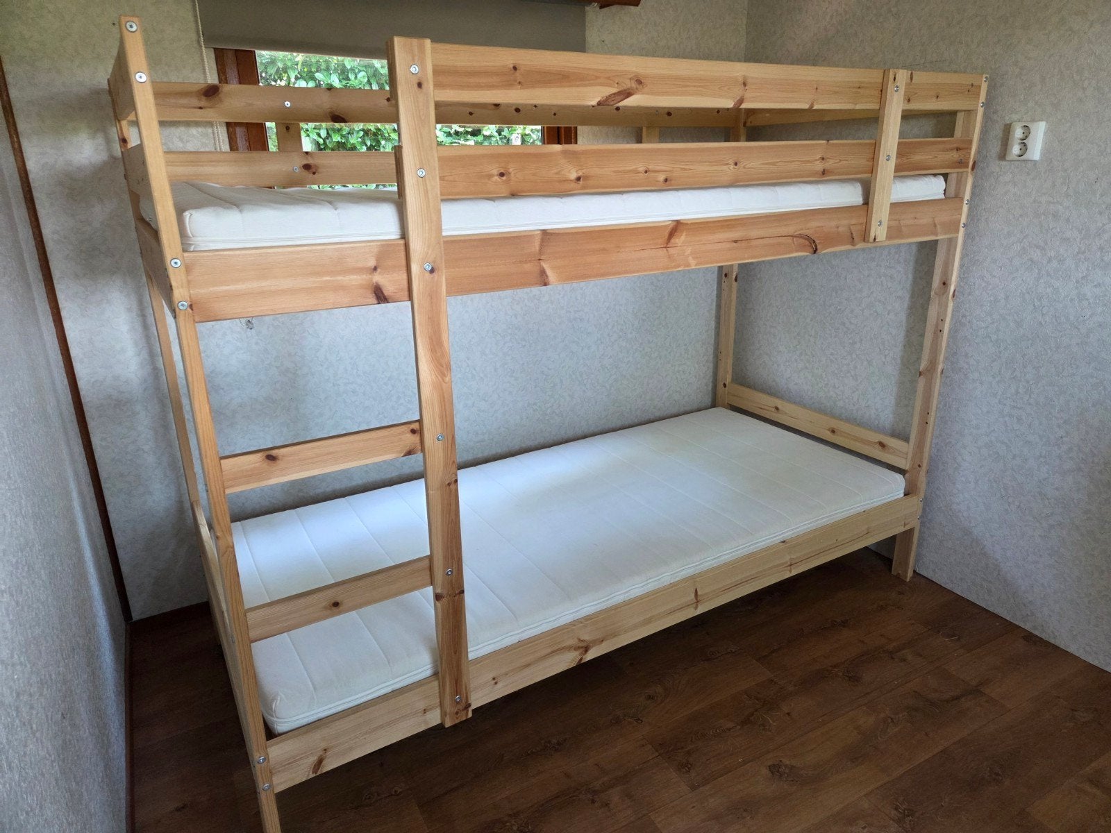 Stevig stapelbed met 2 nette matrassen & topper, Ophalen, 90 cm, Tweepersoons, Minder dan 160 cm