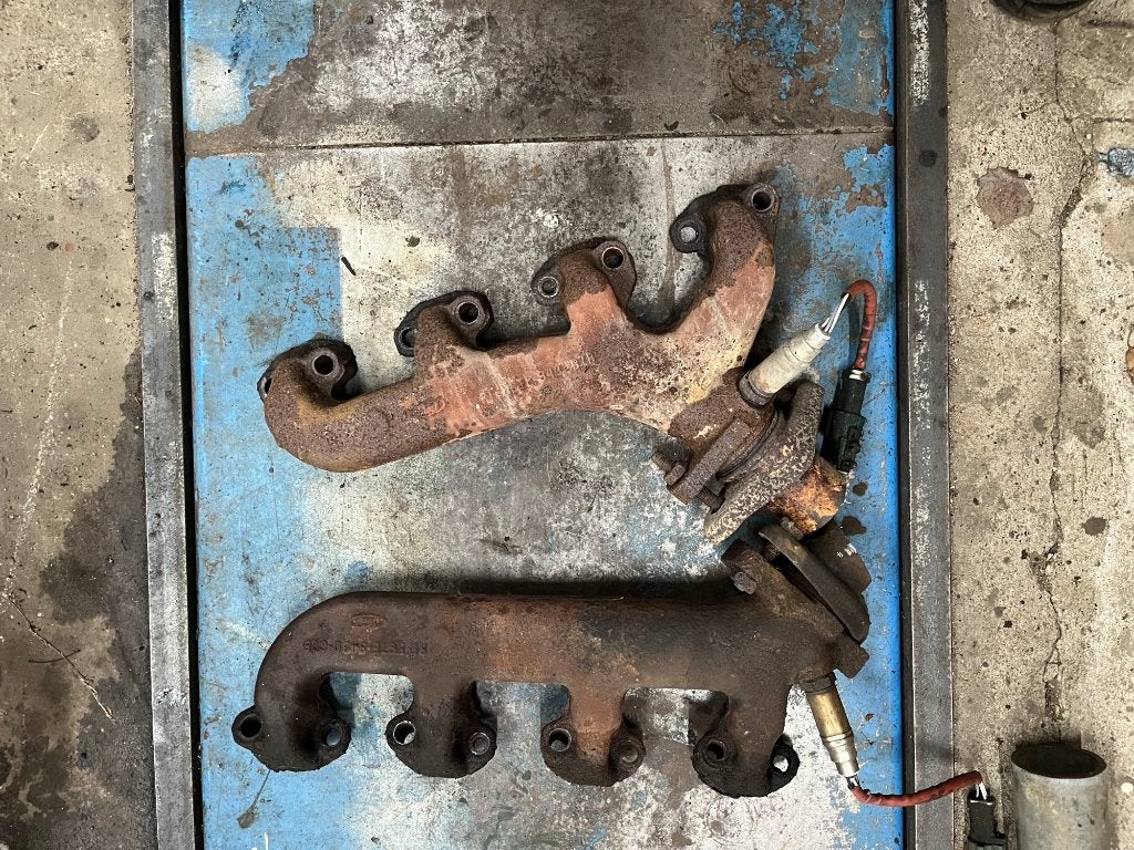 2x uitlaatspruitstuk Ford V8, Ophalen, Gebruikt, Ford