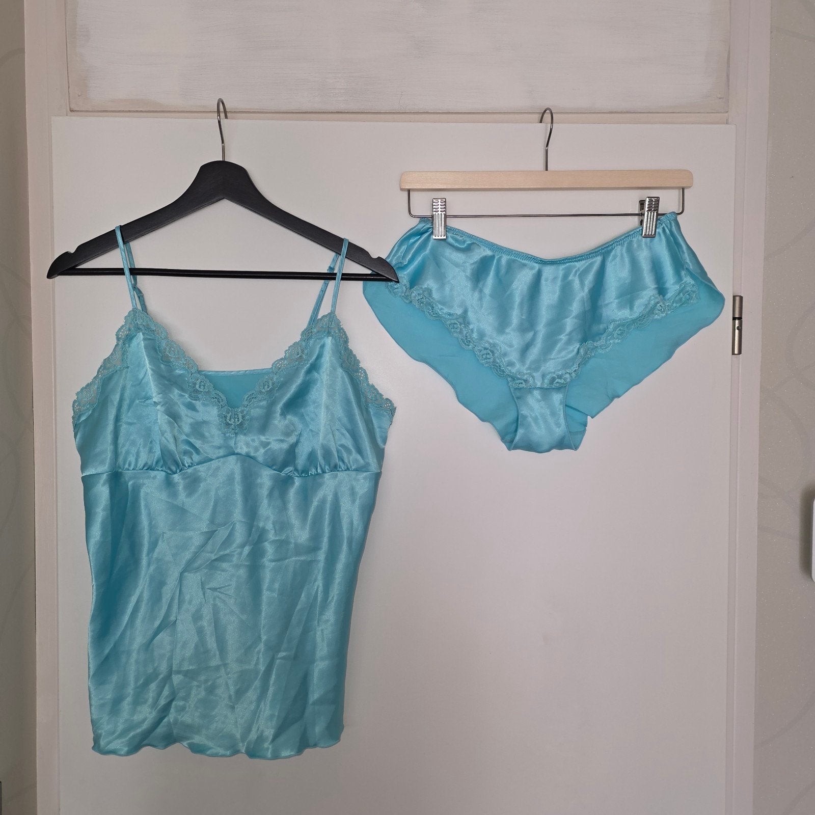 Splinternieuwe Nacht Setje Maat M - Crème Satijn, Ophalen of Verzenden, Beige, Nachtkleding