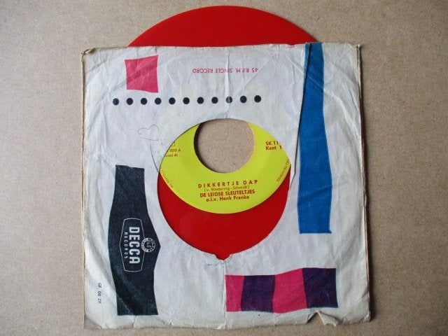 s5549 leidse sleuteltjes - dikkertje dap (op rood vinyl), Ophalen, Gebruikt, 7 inch, Overige genres