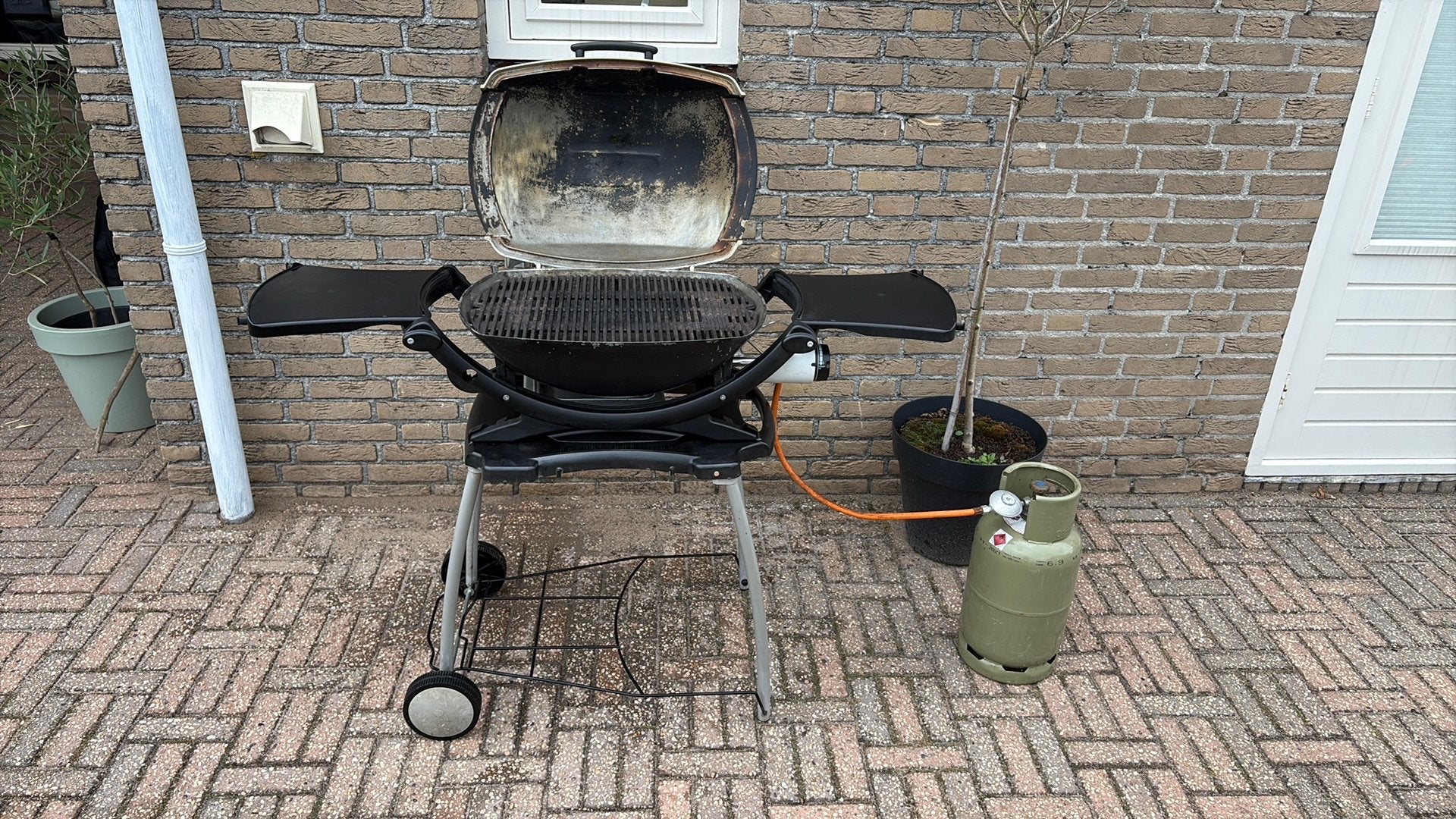 Weber bbq op gas, Tuin en Terras, Ophalen, Zo goed als nieuw