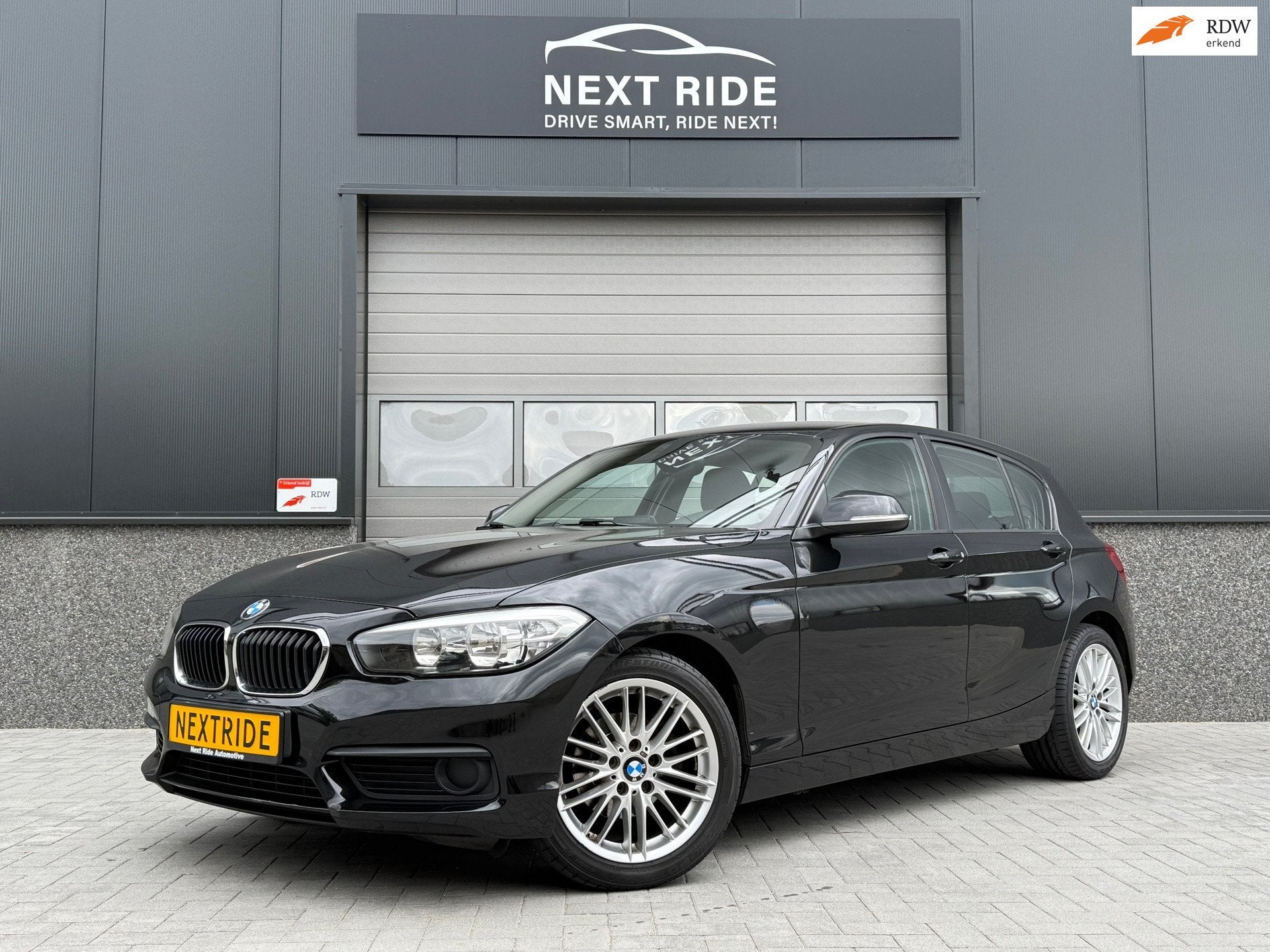 BMW 118I | Climate Control | Bluetooth | PDC | Stoelverwarmi, Gebruikt, Automatische klimaatregeling, Zwart, Bedrijf