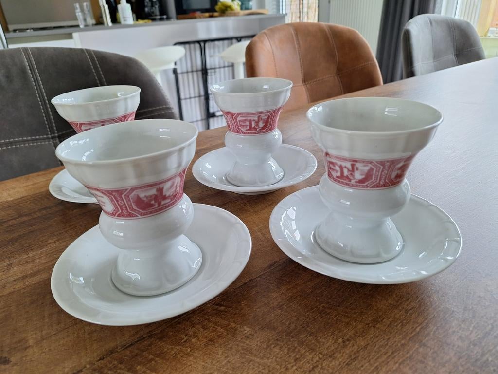 Set van 4 Rüdesheimer koffiekopjes met schotels, Ophalen