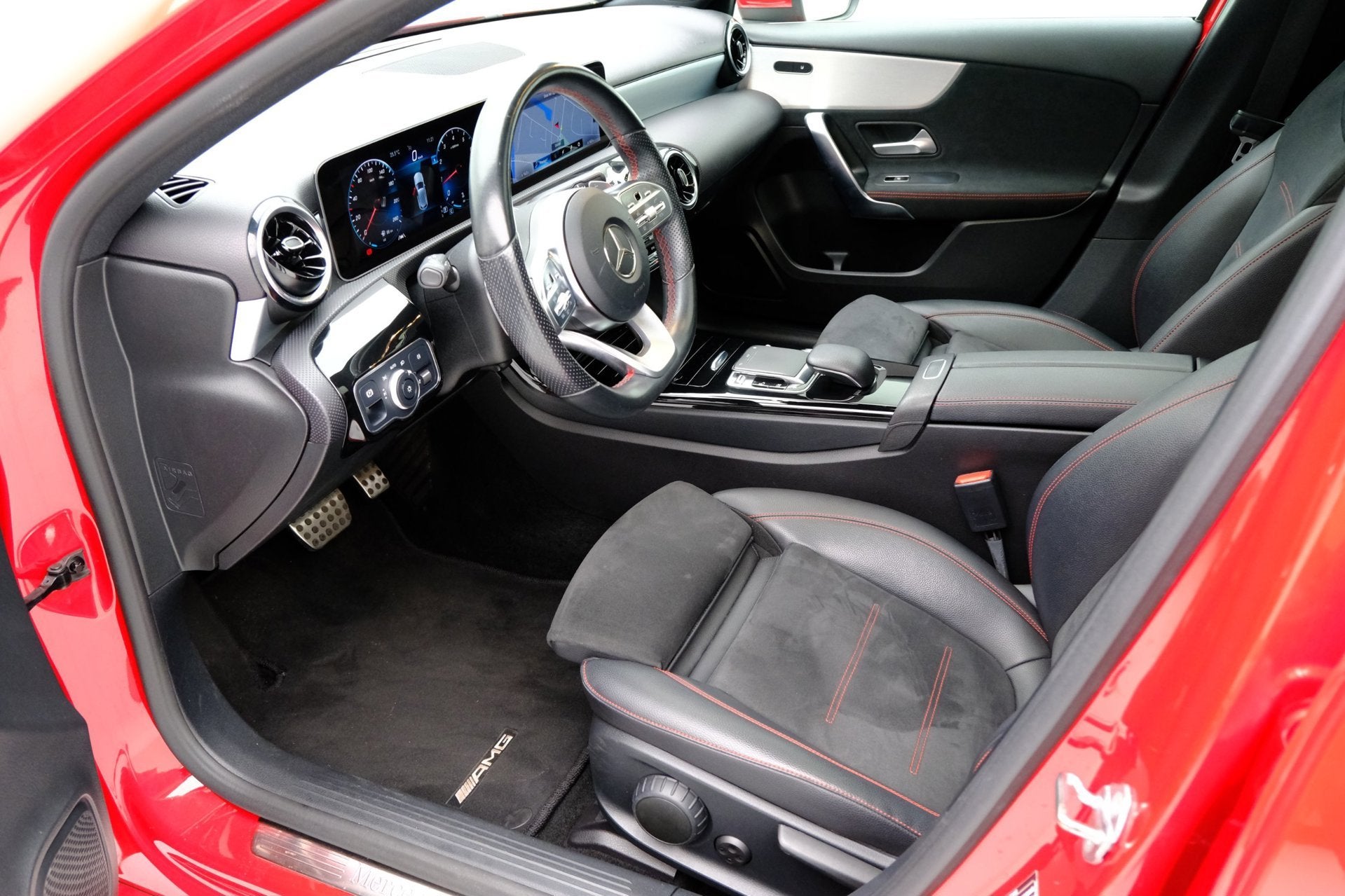 Foto 3 van Mercedes-Benz A-klasse 200 Business Solution AMG Aut. Pano|L