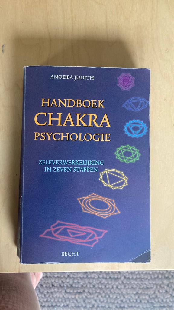 Handboek chakra psychologie, Anodea Judith, Ophalen of Verzenden, Gelezen, Spiritualiteit algemeen, Achtergrond en Informatie