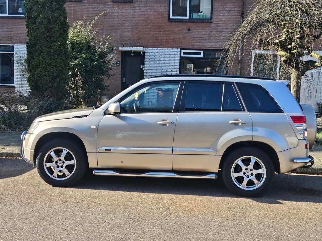 Suzuki Grand Vitara 2.0 5D 2007 Beige, Auto's, 1995 cc, Zwart, 4 cilinders, 1850 kg