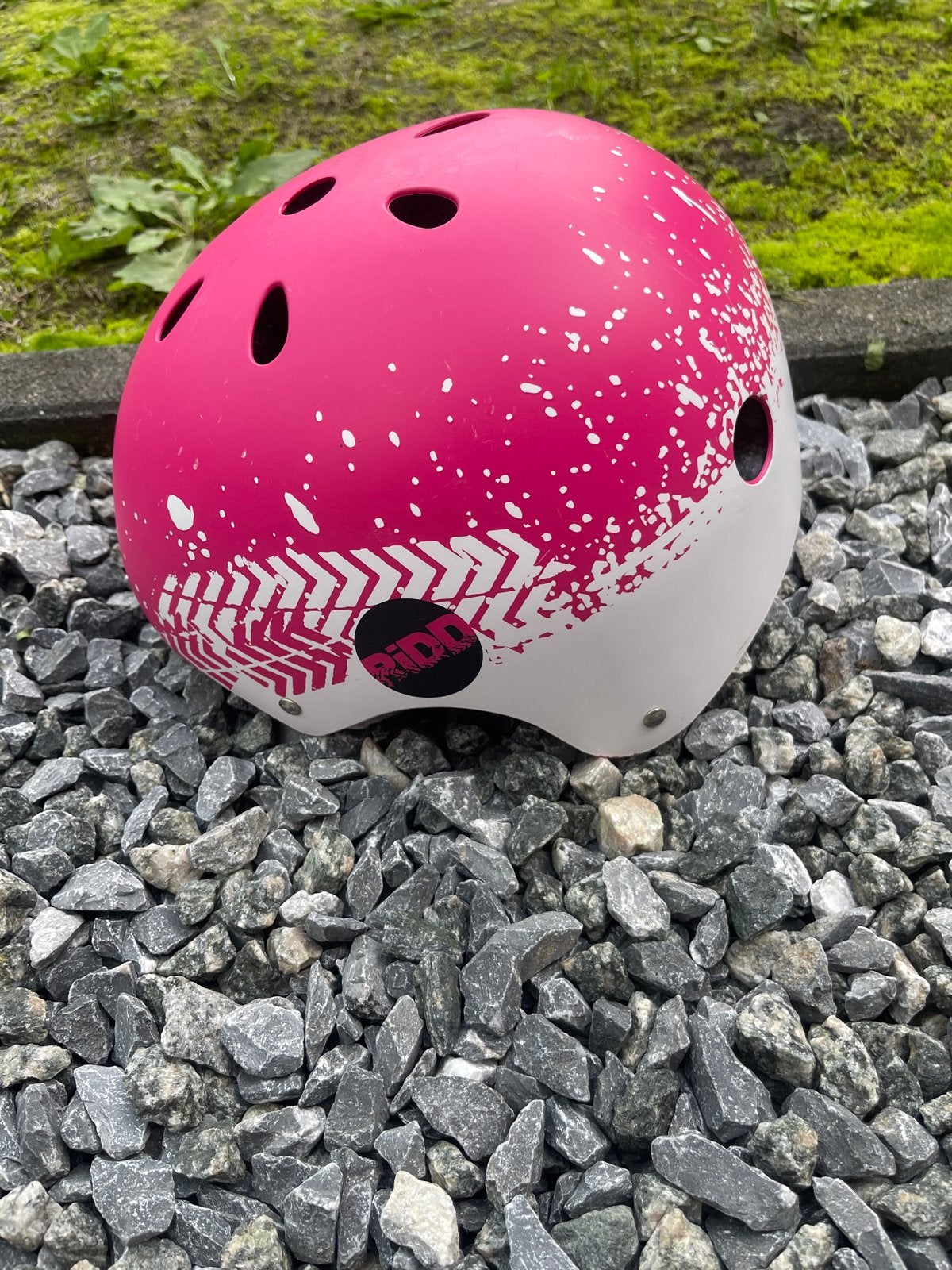 Roze/witte kinderhelm voor fietsen/skaten - RIDD, Ophalen of Verzenden, Gebruikt, S, Jongen of Meisje