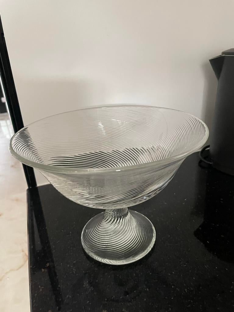 Glazen fruitschaal  op voet, Ophalen