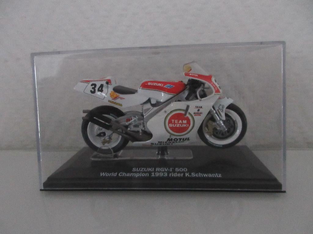 Suzuki RGV-I 500, rider K. Schwantz, schaalmodel motor, Ophalen of Verzenden, Nieuw