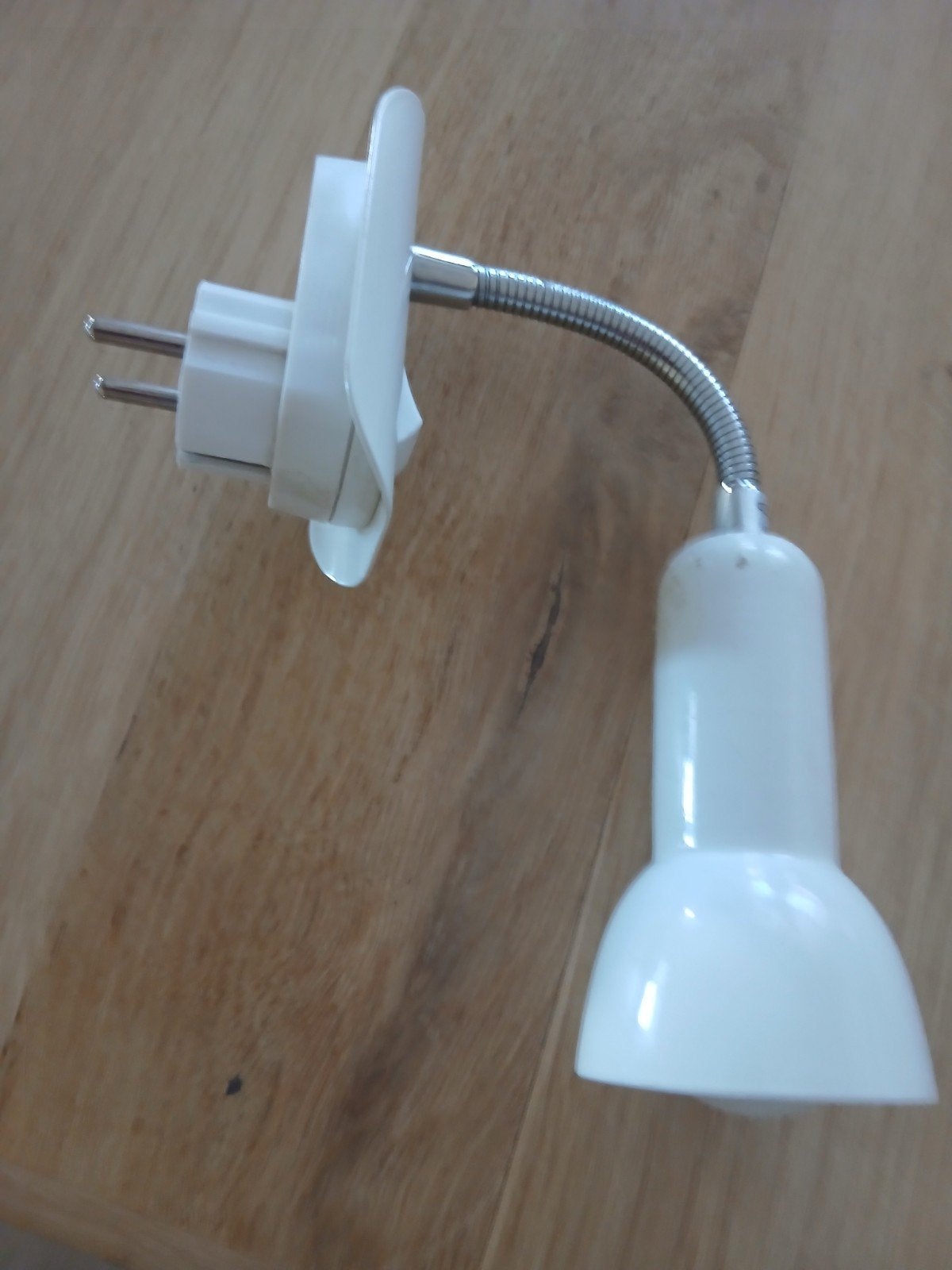 Witte flexibele stekkerlamp met schakelaar, Ophalen