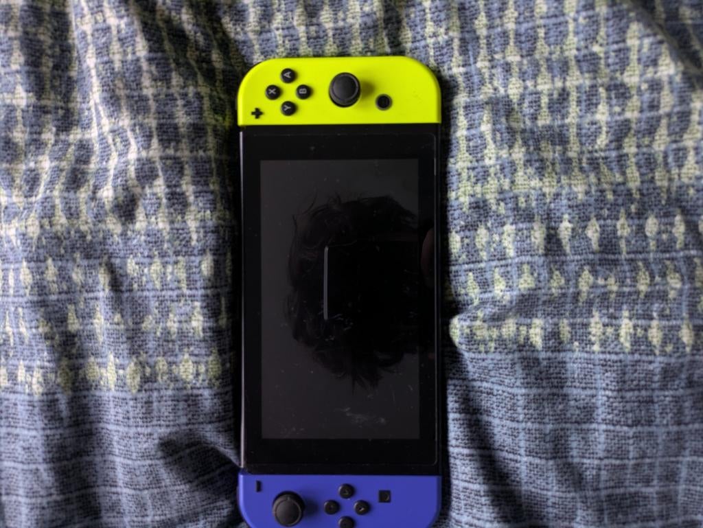 Nintendo Switch met 3 games en neon Joy-Cons, Spelcomputers en Games, Spelcomputers | Nintendo Switch, Met 2 controllers, Ophalen of Verzenden