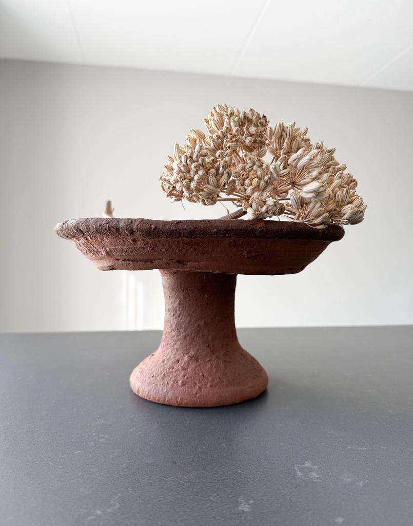 Rustiek plateau op voet van aardewerk Wabi Sabi HIT*, Ophalen of Verzenden, Zo goed als nieuw, Rond, Steen of Aardewerk