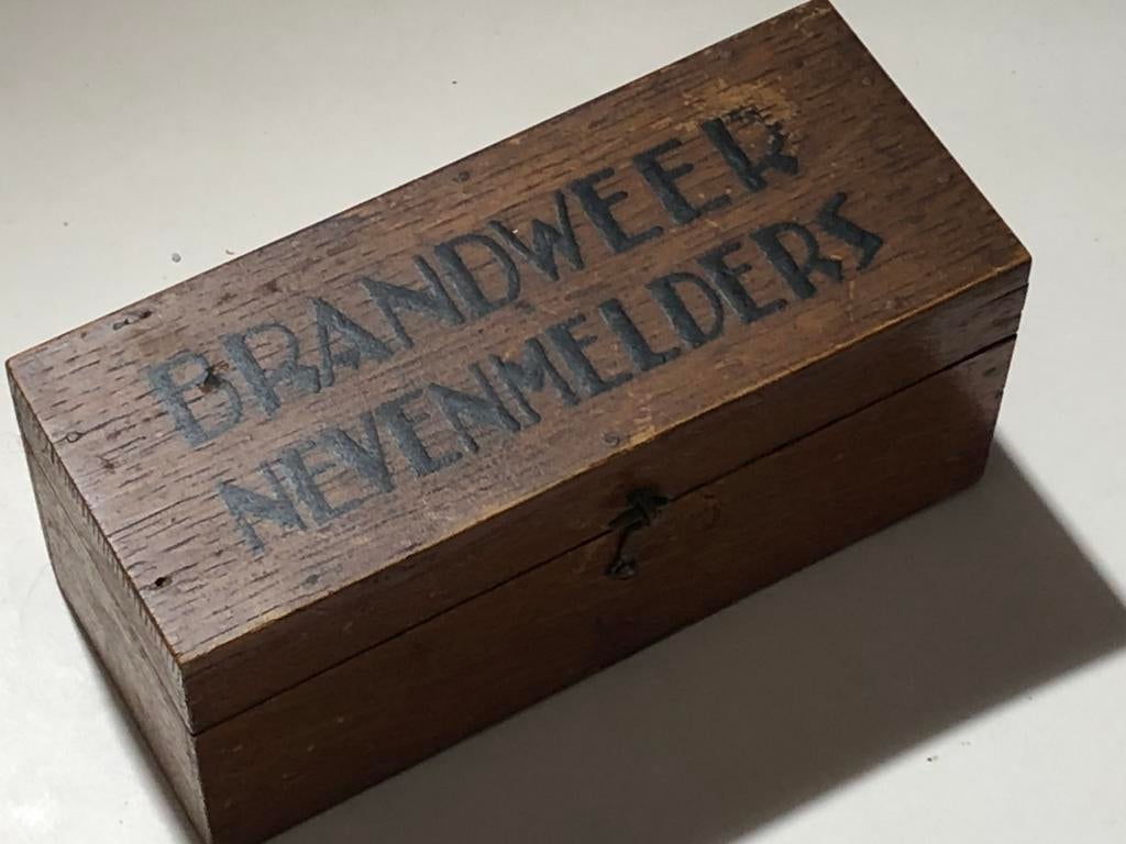 Klein kistje van de Brandweer; jaren dertig, Ophalen of Verzenden, Zo goed als nieuw, Minder dan 50 cm