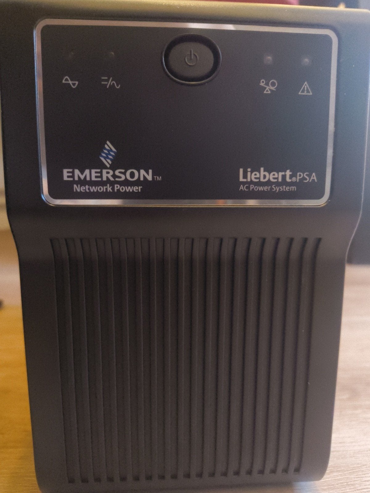 Emeron Liebert 1000VA UPS, Ophalen, Gebruikt