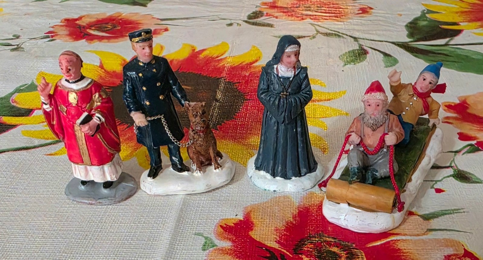 Lemax beeldjes Religieus, Politieagent met hond, Kerst, Ophalen of Verzenden, Gebruikt, Religie
