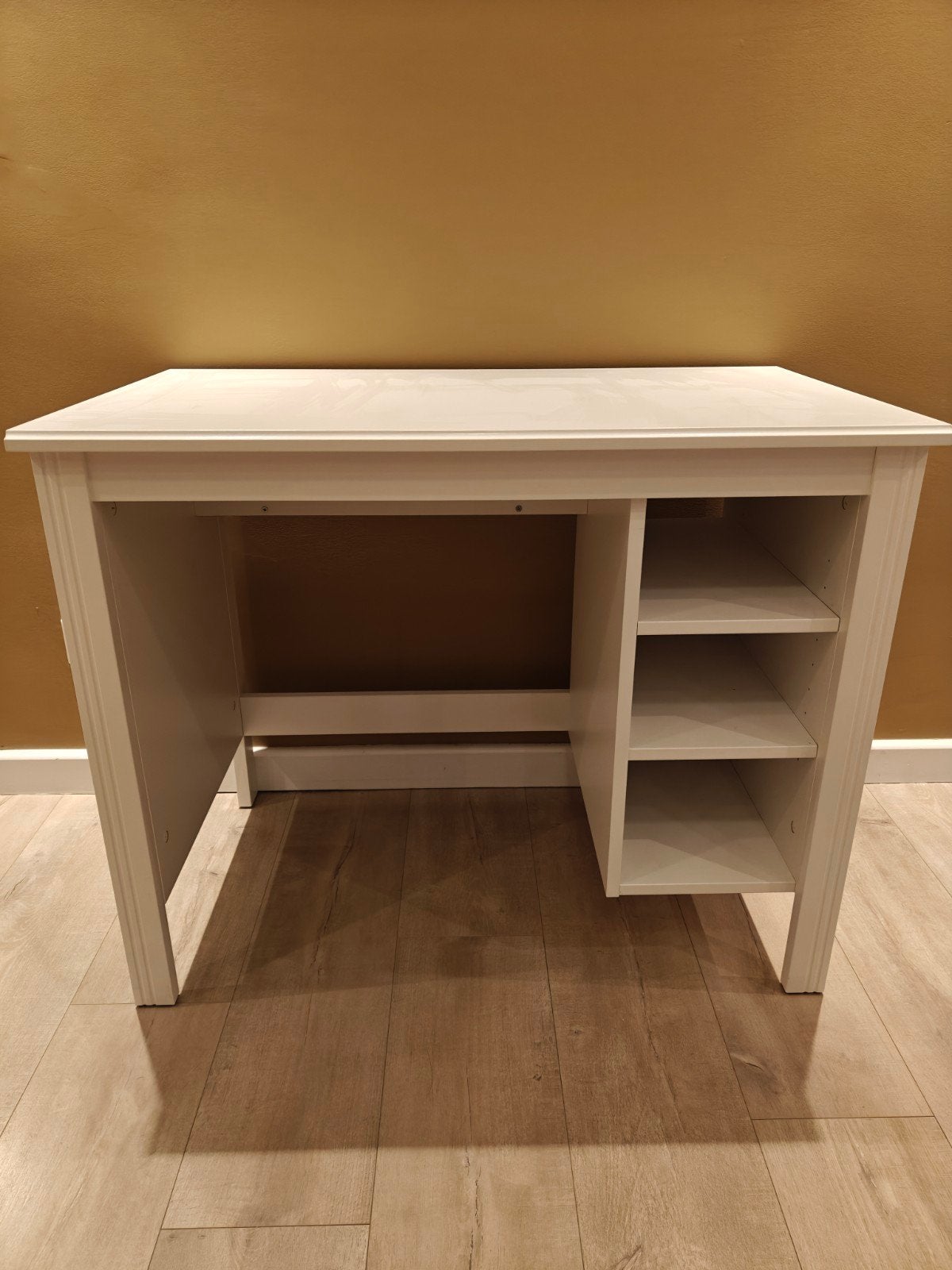 Wit bureau met opbergvakken - Ikea Brusali, Ophalen, Opbergruimte, Gebruikt, Spaanplaat of MDF