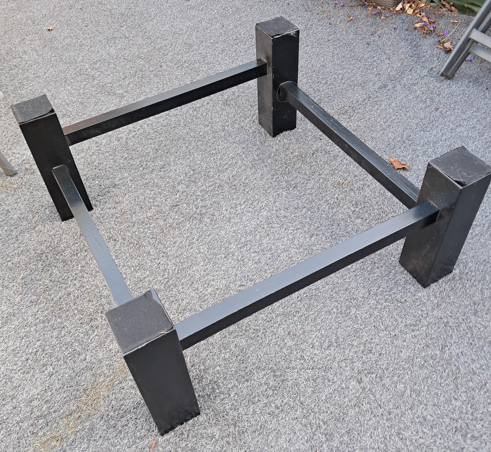 Gratis: Houten onderstel voor salontafel (zonder tafelblad), Ophalen, Tafelpoot, Gebruikt, Vierkant
