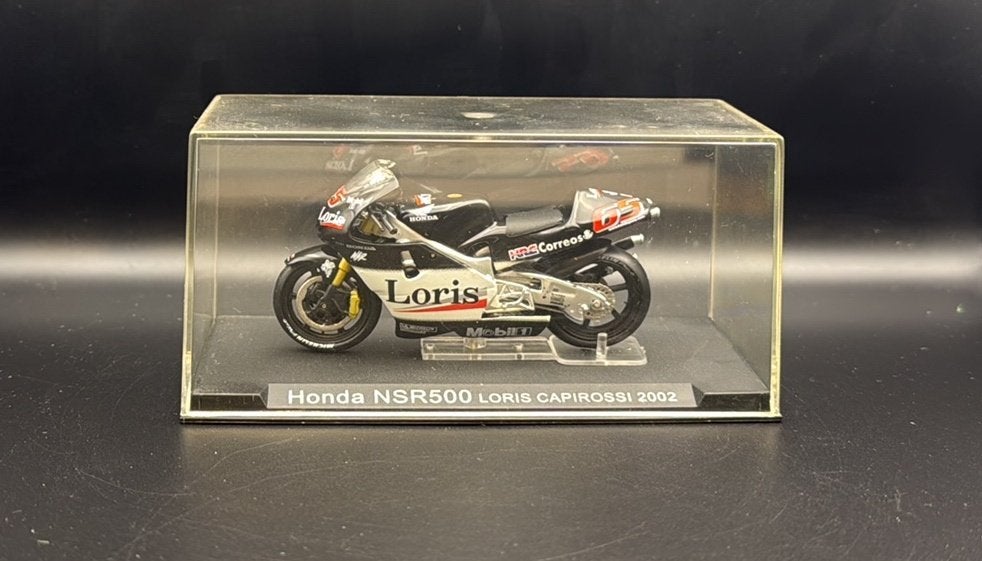 Honda NSR500 Loris Capirossi 2002 #65 schaal 1:24, Ophalen of Verzenden, Zo goed als nieuw, Motor
