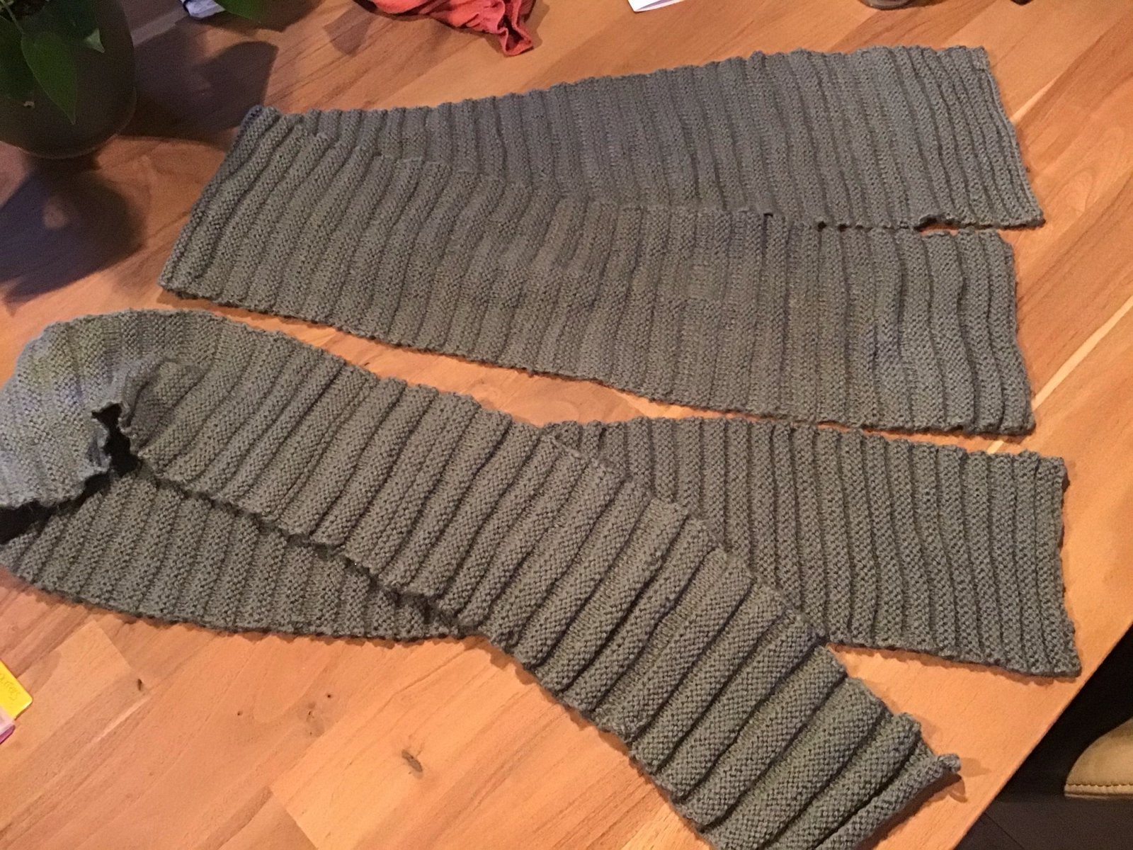 Sjaal 2 keer grijs, Kleding | Dames, Mutsen, Sjaals en Handschoenen, Ophalen of Verzenden, Zo goed als nieuw, Maat 46/48 (XL) of groter