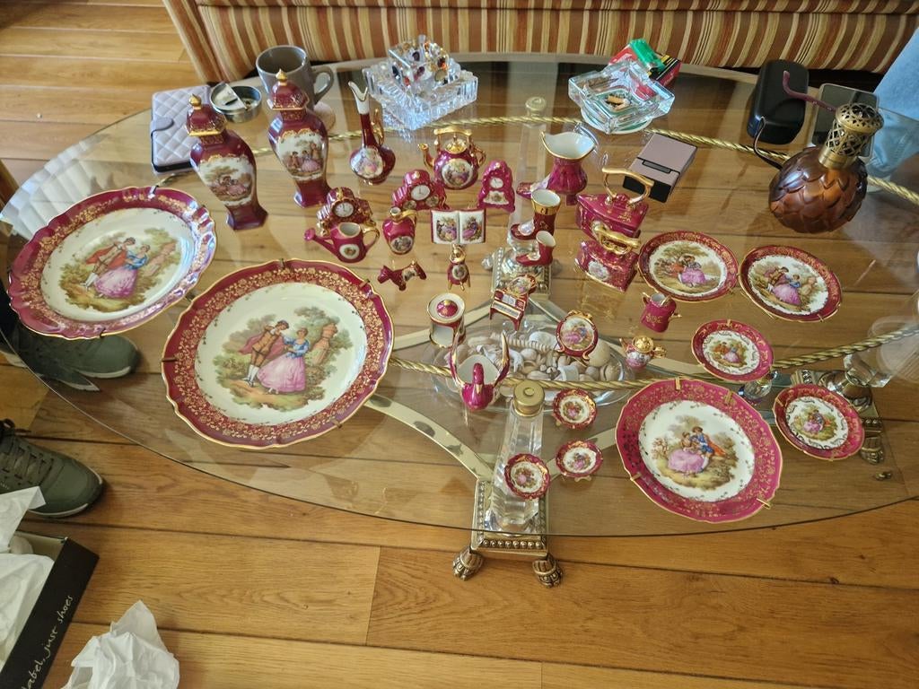 Vintage Limoges Porselein Decoratieset - Dieprood & Goud, Antiek en Kunst, Antiek | Porselein, Ophalen