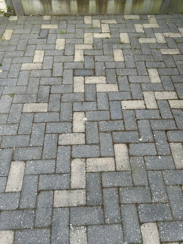 GRATIS betonnen klinkers, Tuin en Terras, Tegels en Klinkers, Gebruikt, Klinkers, Ophalen of Verzenden, 10 m² of meer